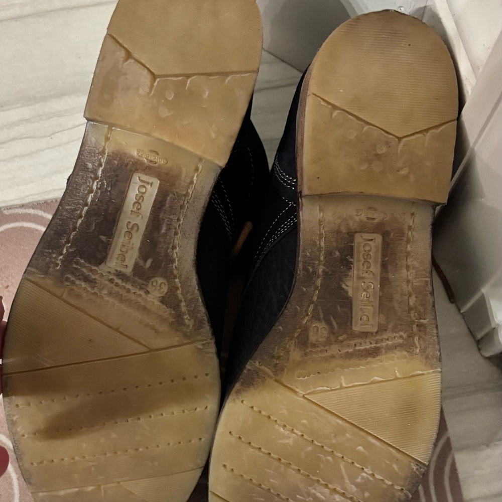 Josef Seibel Blue Leather Chukka Boots with Tan Laces - Picture 3 of 3